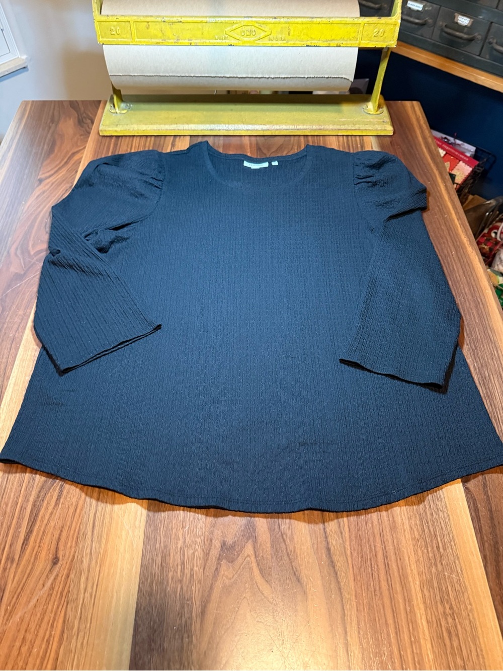 Chico's Black Ribbed Crewneck Top Curved Hem 3/4 length Sleeves Size 4